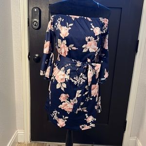 Floral dress with ruffle sleeves